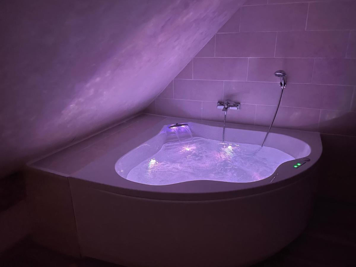 Le Nid D'Amour 2Pers / Wifi / Sauna Houssen Zewnętrze zdjęcie